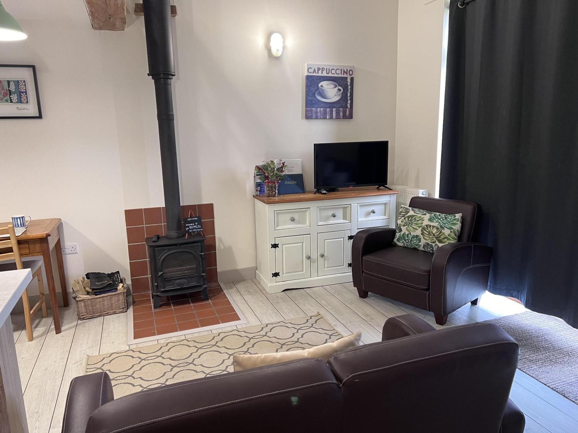 Poachers Hut - Captivating 1-Bed Cottage Shorwell Bagian luar foto
